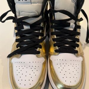 JORDAN 1 MID SE 'METALLIC GOLD'